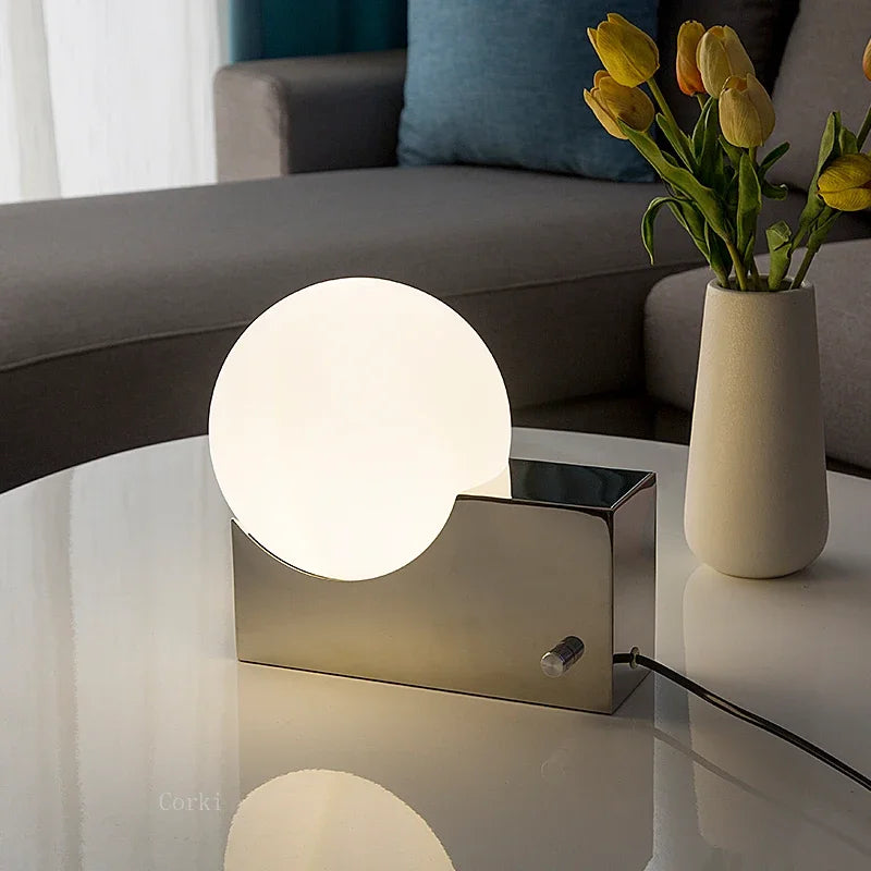 lampe de bureau led design nordique pour décoration intérieure