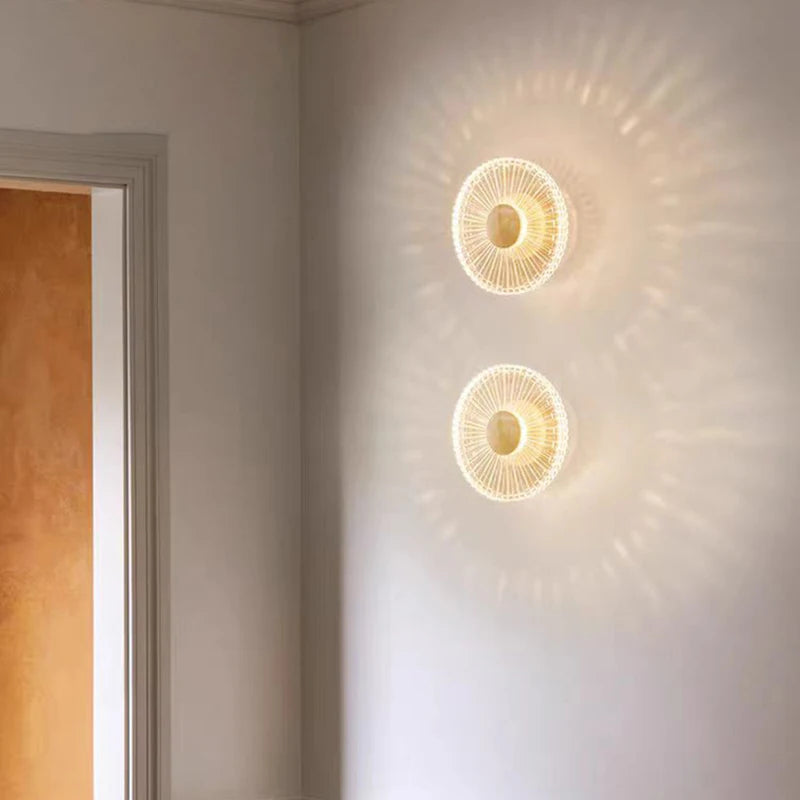 applique murale led ronde en acrylique et laiton doré 3 variables