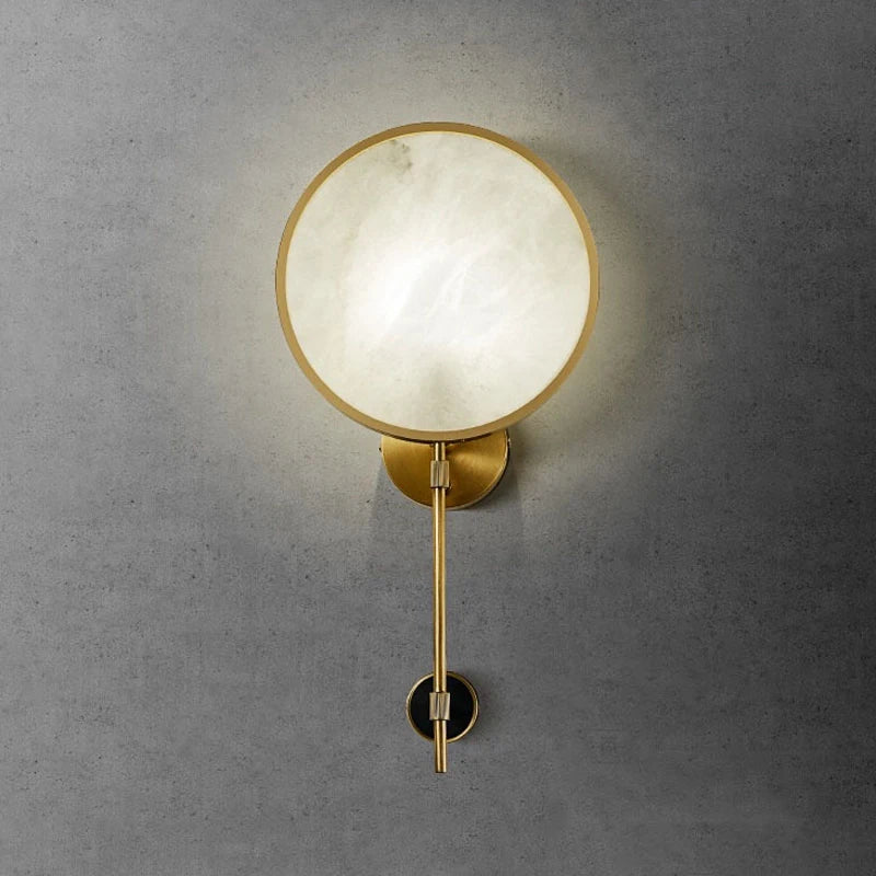 lampe chinoise dorée en cuivre et marbre pour ambiance moderne