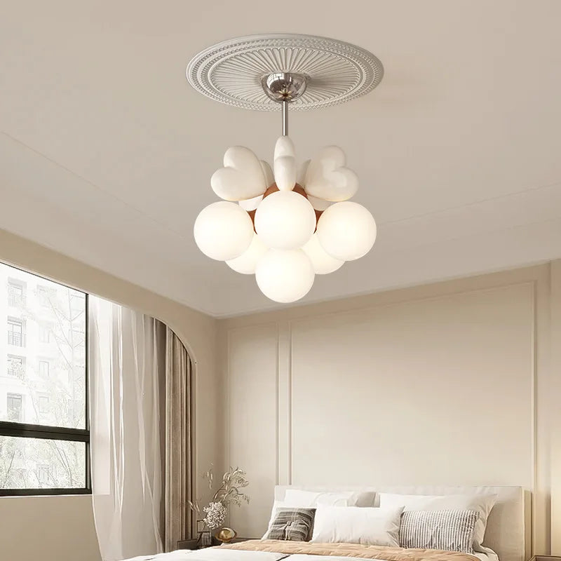 lustre de princesse avec bulle en forme de cœur pour chambre d'enfant