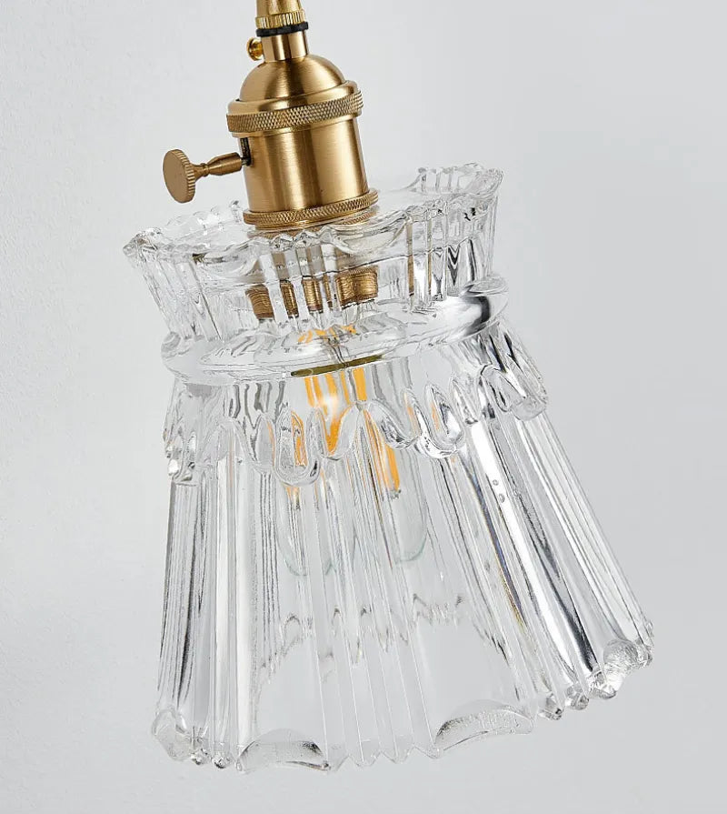 Suspension en verre au design nordique moderne