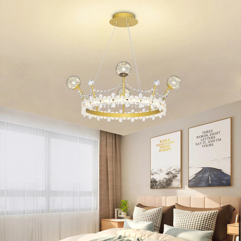 Lustres en couronne de cristal pour chambre de garçons et filles