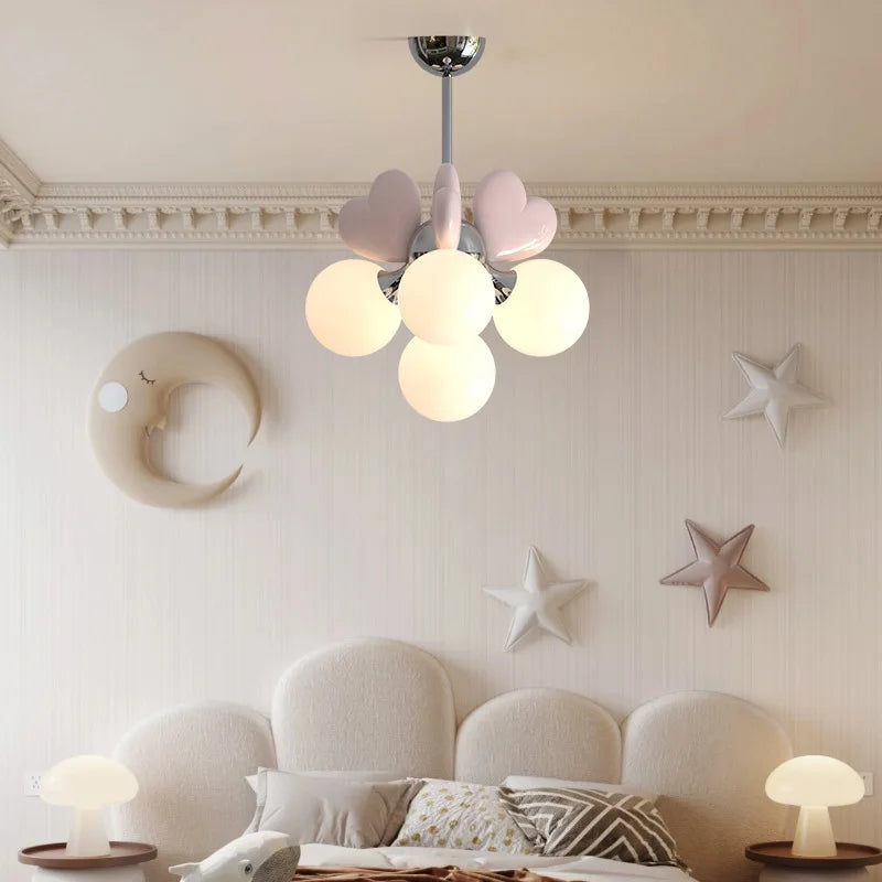 lustre de princesse avec bulle en forme de cœur pour chambre d'enfant