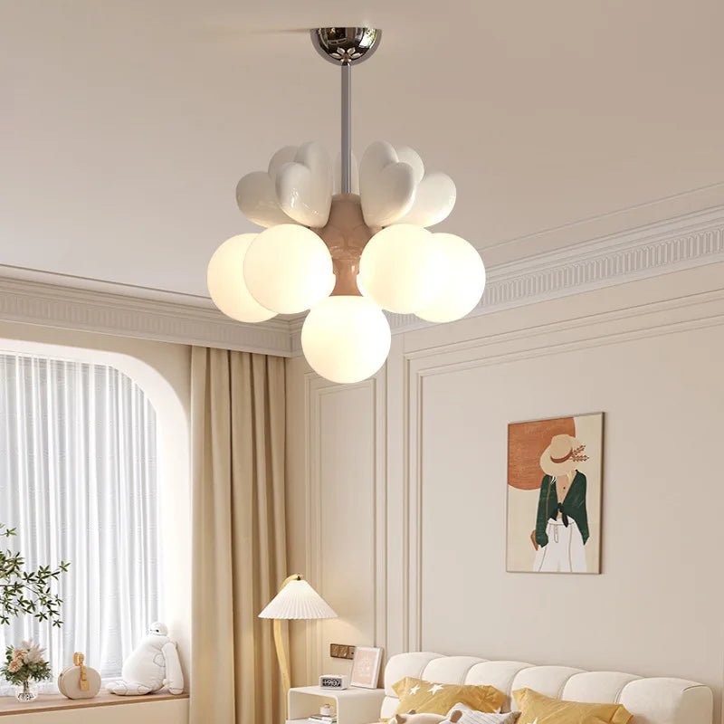 lustre de princesse avec bulle en forme de cœur pour chambre d'enfant