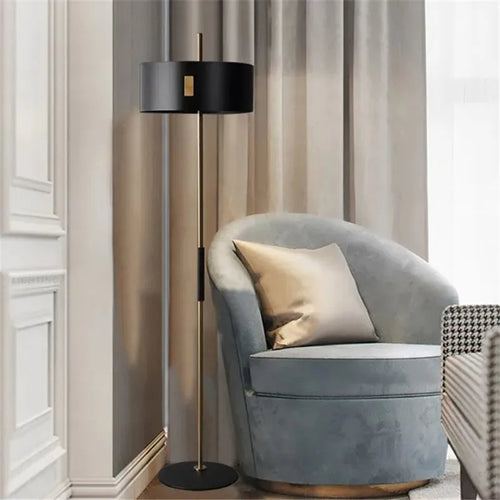 lampe de sol minimaliste pour lecture et décoration intérieure