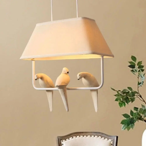 lustre créatif avec 3-4 têtes d'oiseau en tissu pour décoration