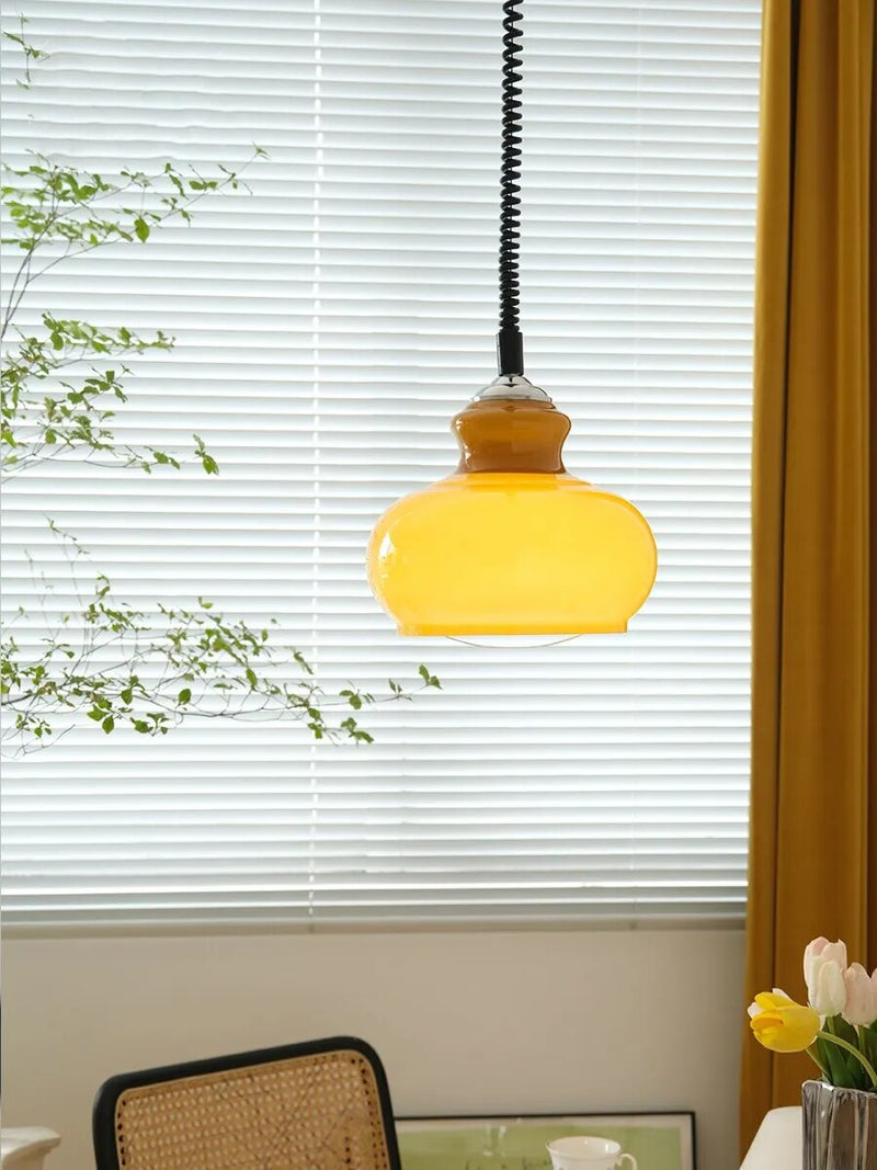 Suspension en verre médiéval