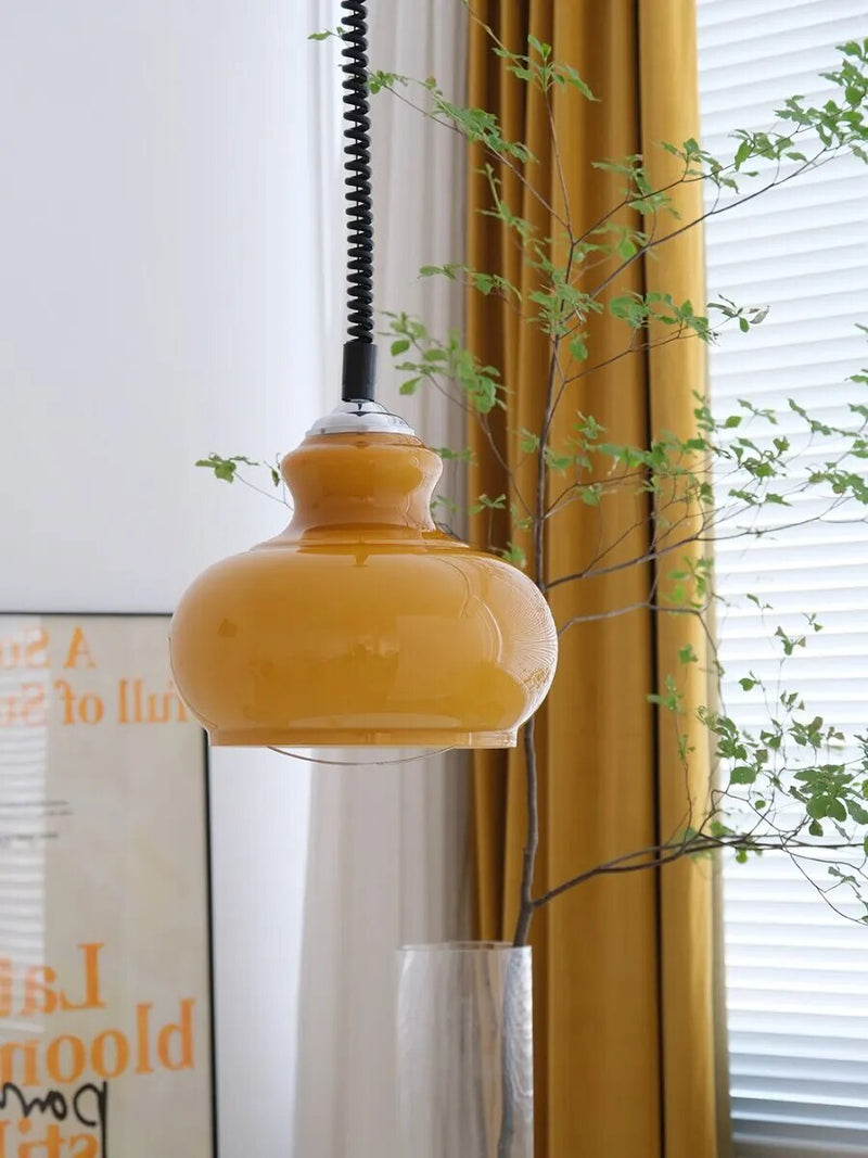 Suspension en verre médiéval
