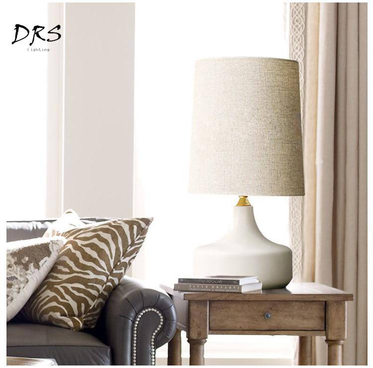 Lampe à poser en céramique design avec abat-jour en tissu Mariage