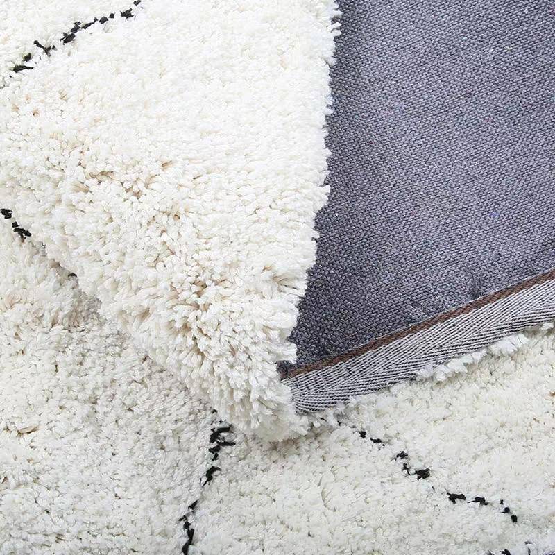 Tapis rectangle shaggy berbère blanc à motifs Ourain