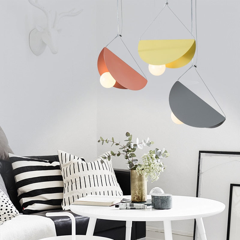 Suspension moderne LED abat-jour circulaire plat et plié Kaia