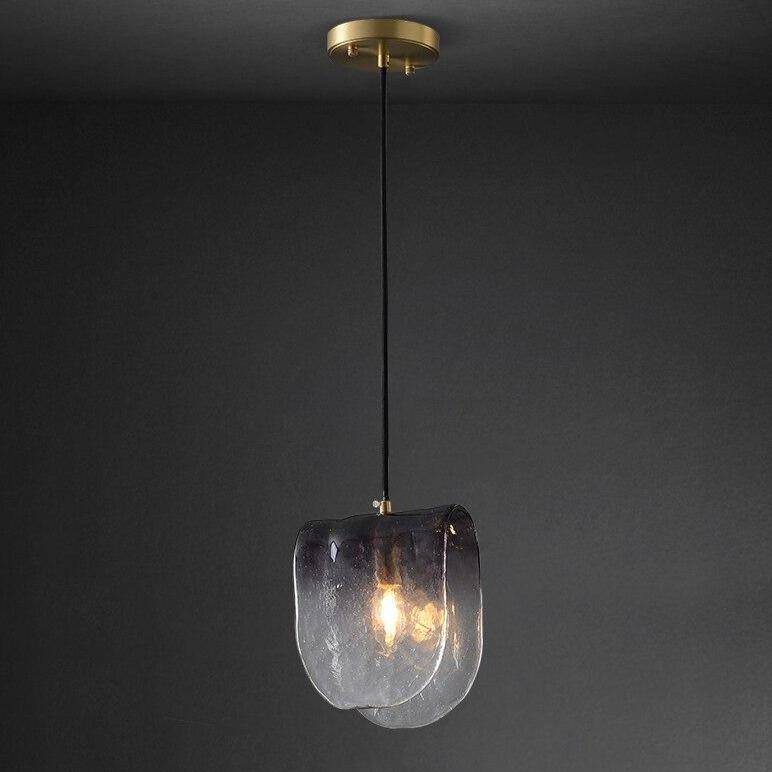 Suspension design LED dorée avec abat-jour en tuile de verre