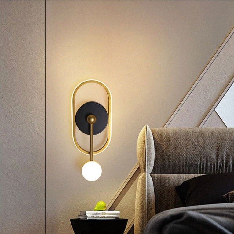 Applique murale design géométrique avec boule suspendue Oryna