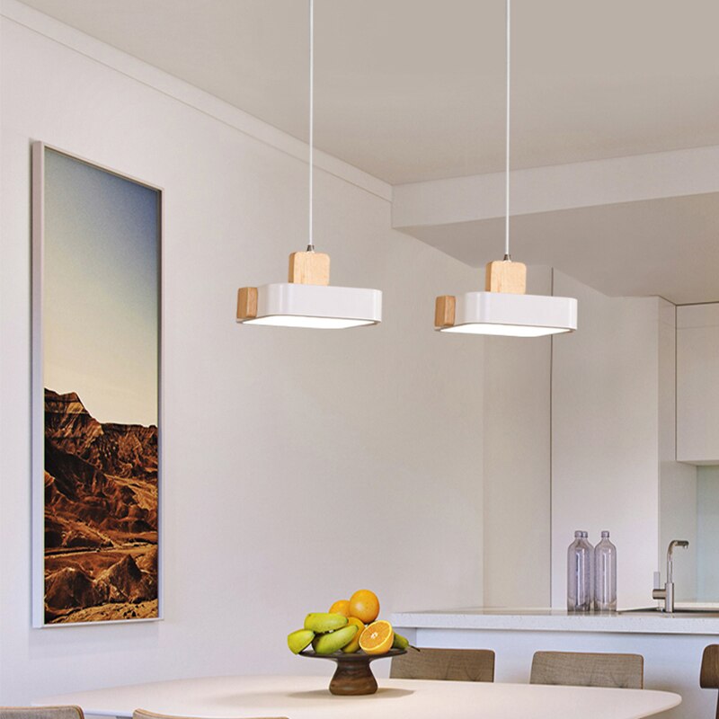 Suspension scandinave LED avec abat-jour en bois Ainhara