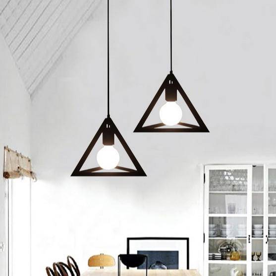 Suspension design en triangle de différentes couleurs