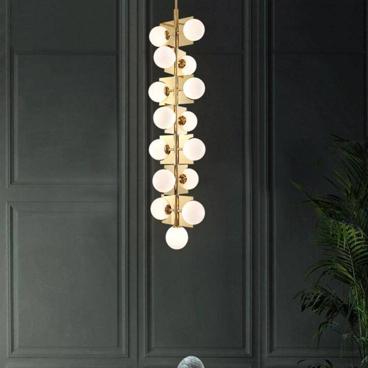 Lustre design à LED doré avec boules en verre