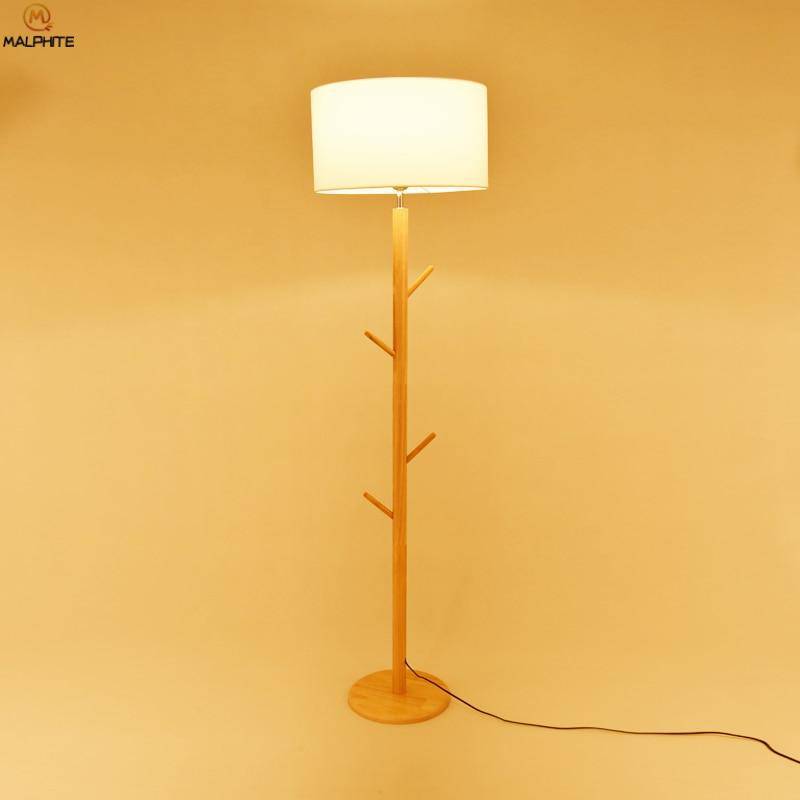 Lampadaire avec abat-jour en tissu et pied en bois à branches