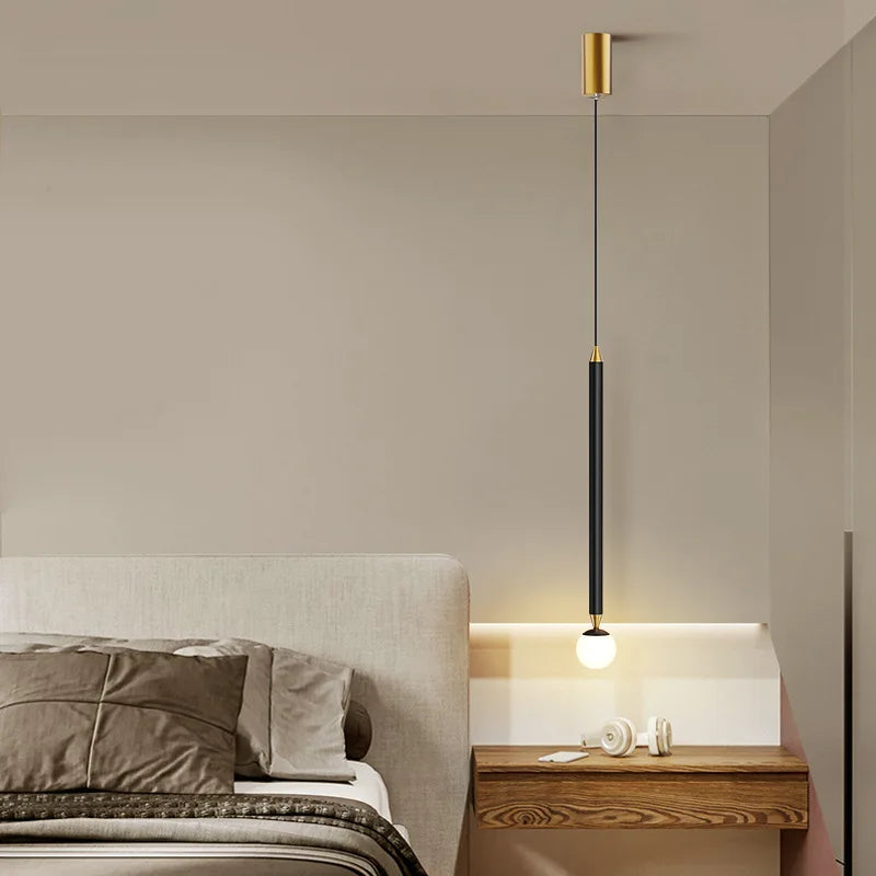 Kreative, schlichte Pendelleuchte mit langem Kabel aus Glas und Aluminium - vue 3 sur 10