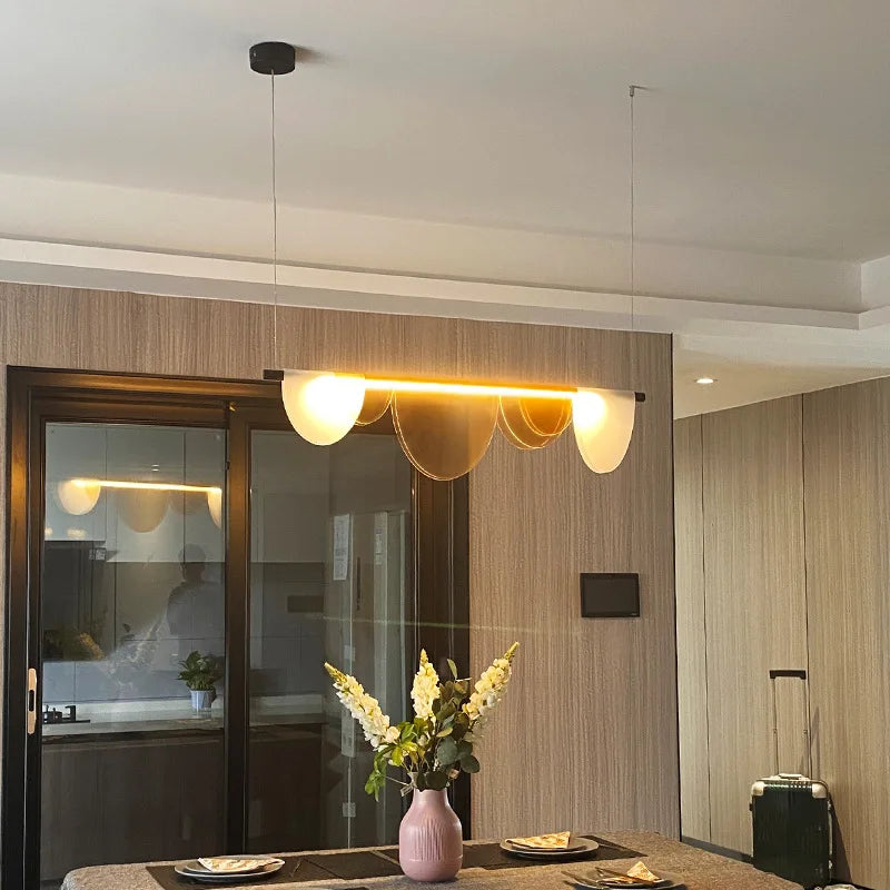 lustre moderne en acrylique pour restaurant bar café lumineux et créatif - vue 4 sur 10