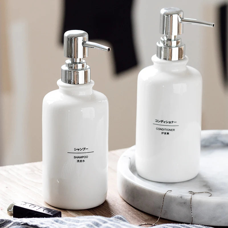 accessoires de salle de bain en céramique blanche design nordique - vue 4 sur 10