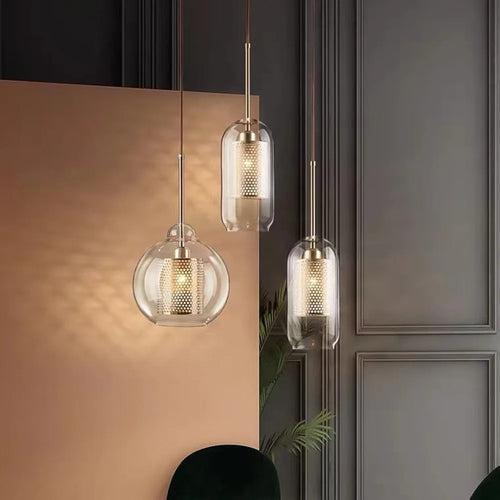 Moderne Pendelleuchte aus Glas für elegante Wohnraumdekoration
