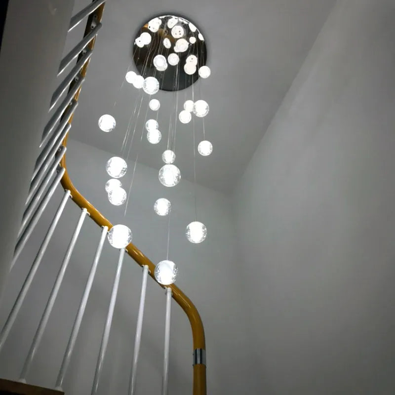Langer Kristall-Kronleuchter für ein modernes und elegantes Ambiente - vue 5 sur 17