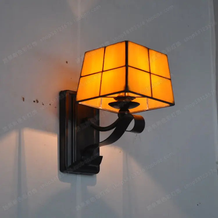 Elegante und moderne Tiffany-Wandleuchte aus Glas - vue 10 sur 11