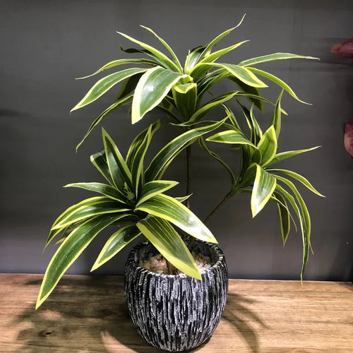 plante tropicale artificielle à trois têtes en pot décoratif - vue 2 sur 8