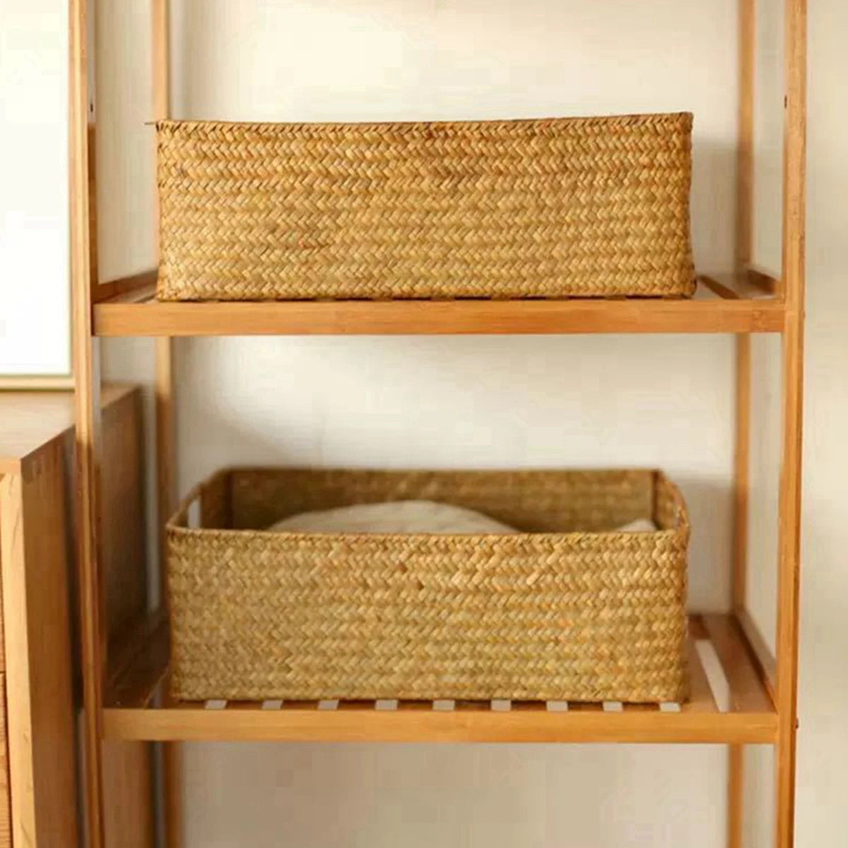 grand panier tissé en jonc de mer pour rangement et décoration - vue 4 sur 10