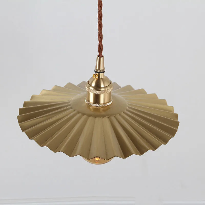 Japanische Design-Pendelleuchte aus Messing für moderne Innenräume - vue 6 sur 7