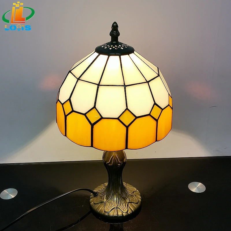 lampe à poser vitrail style tiffany pour décoration intérieure - vue 4 sur 11