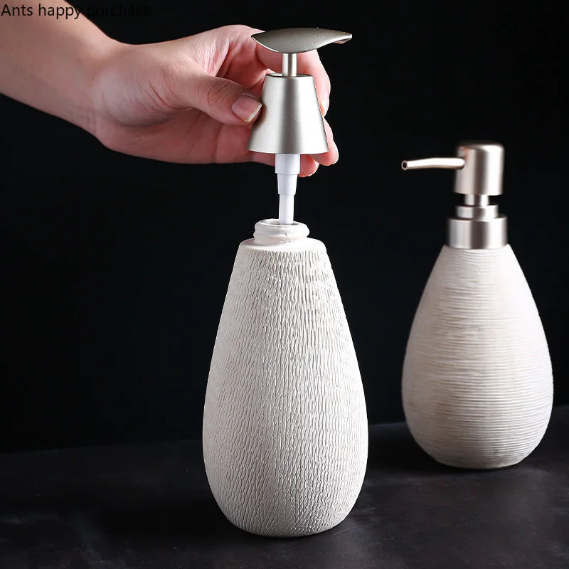bouteille en céramique pour lotion gel douche et savon - vue 4 sur 11