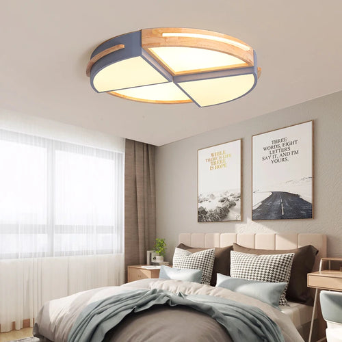 Elegante LED-Deckenleuchte Nordic aus Holz, Aufputzmontage