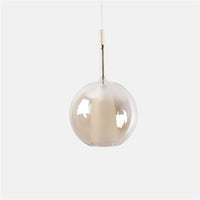 Moderne Pendelleuchte aus Glas im nordischen Design für elegantes Interieur