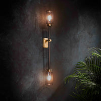 Moderne Wandleuchte aus Glas und Kupfer für stilvolle Innendekoration
