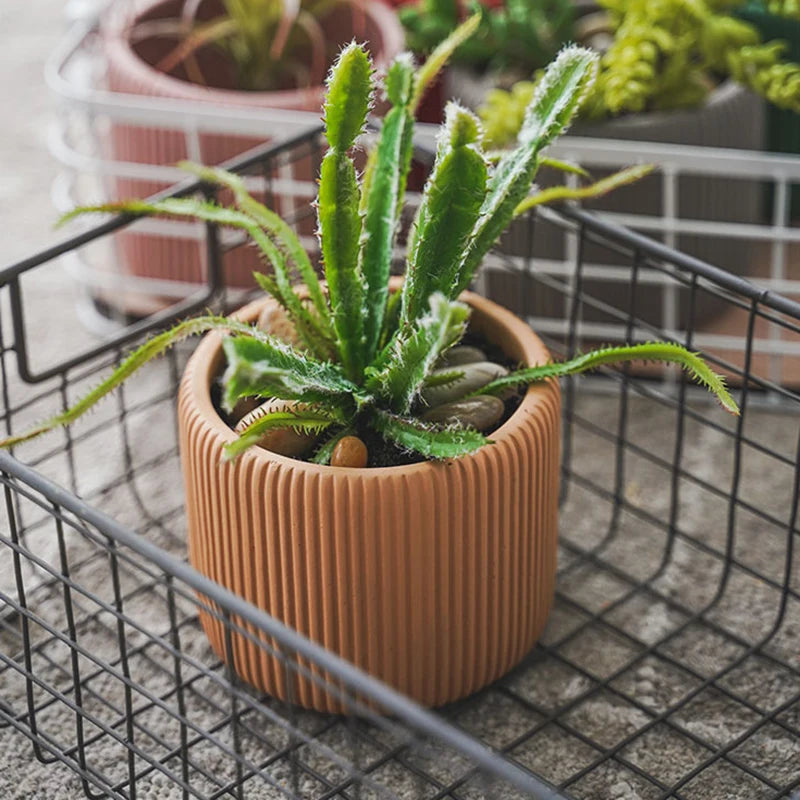 moule à pot de fleurs en béton à rayures et en silicone - vue 5 sur 8