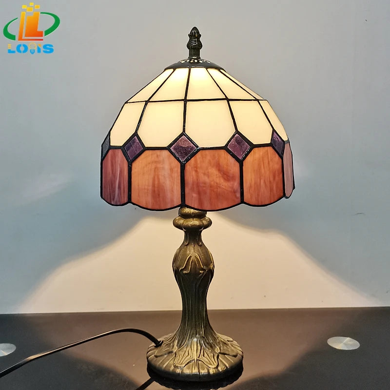 lampe à poser vitrail style tiffany pour décoration intérieure - vue 6 sur 11