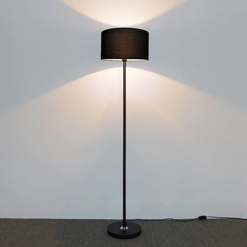 Minimalistische Nachttischlampe mit kreativem Fußschalter - vue 3 sur 10