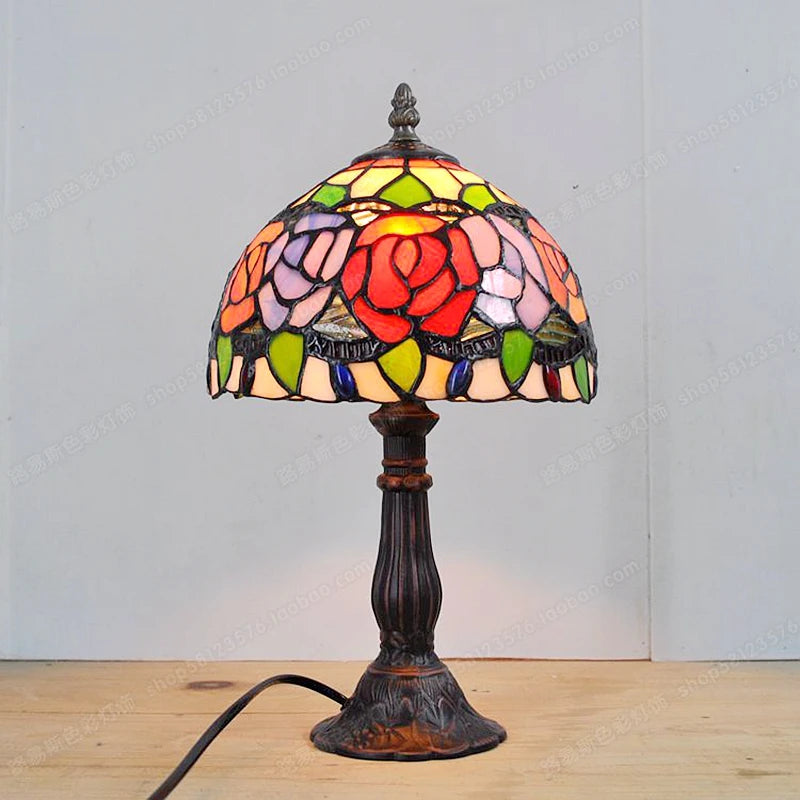 lampe à poser en verre style tiffany avec fleurs décoratives - vue 6 sur 6