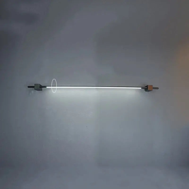 Moderne Wandleuchte mit eleganter, geometrischer Linie