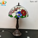 Tischlampe im Tiffany-Stil mit Blumen und Libellen dekorativ