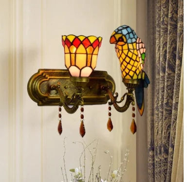 Design-Wandleuchte aus farbigem Glas mit Papageienmotiv - vue 19 sur 20