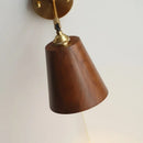 Wandleuchte aus Holz mit Zugschalter