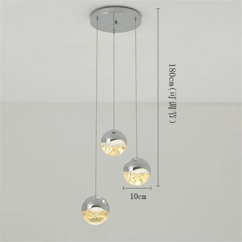 Moderne Pendelleuchte aus Glas für minimalistische Inneneinrichtung