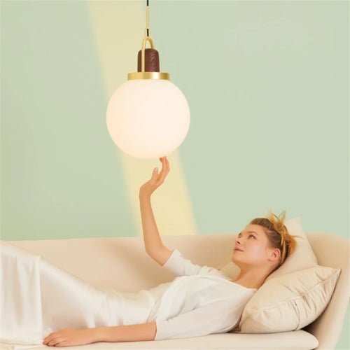 Nordische Pendelleuchte aus Glas im minimalistischen Design für moderne Innenräume - vue 2 sur 10