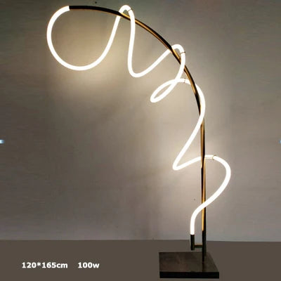 Design-Pendelleuchte in Form eleganter Musiknoten