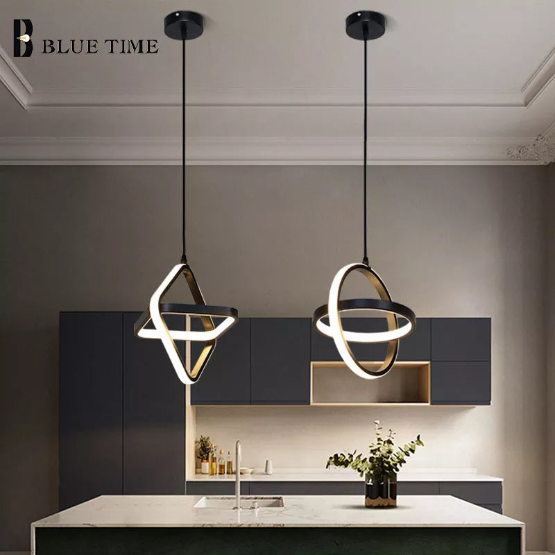 Plafonnier Led suspendu en noir et blanc au design moderne et simpliste