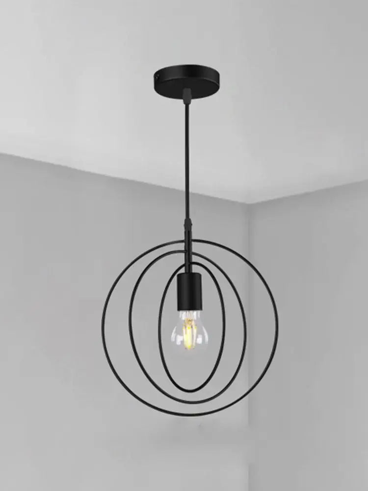 Industrieller Vintage-Kronleuchter aus Metall für stilvolle Retro-Beleuchtung im Innenbereich