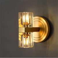 Moderne Wandleuchte aus Messing mit dekorativem Kristalllicht