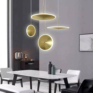 Runde Pendelleuchte aus goldenem Metall im UFO-Design